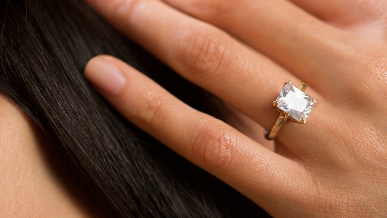 Princess cut dijamant odaje sofisticiran i samouvjeren dojam.