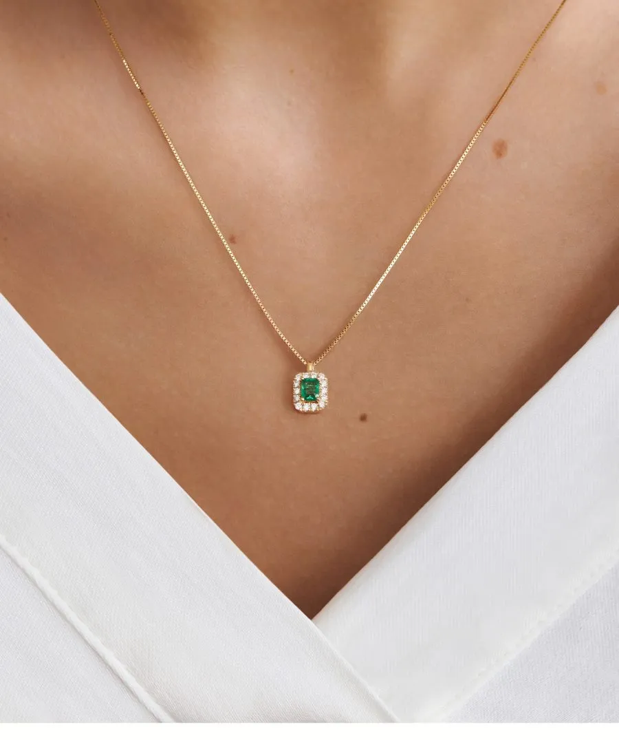 Emerald Elegance zlatna ogrlica s dijamantom i smaragdom