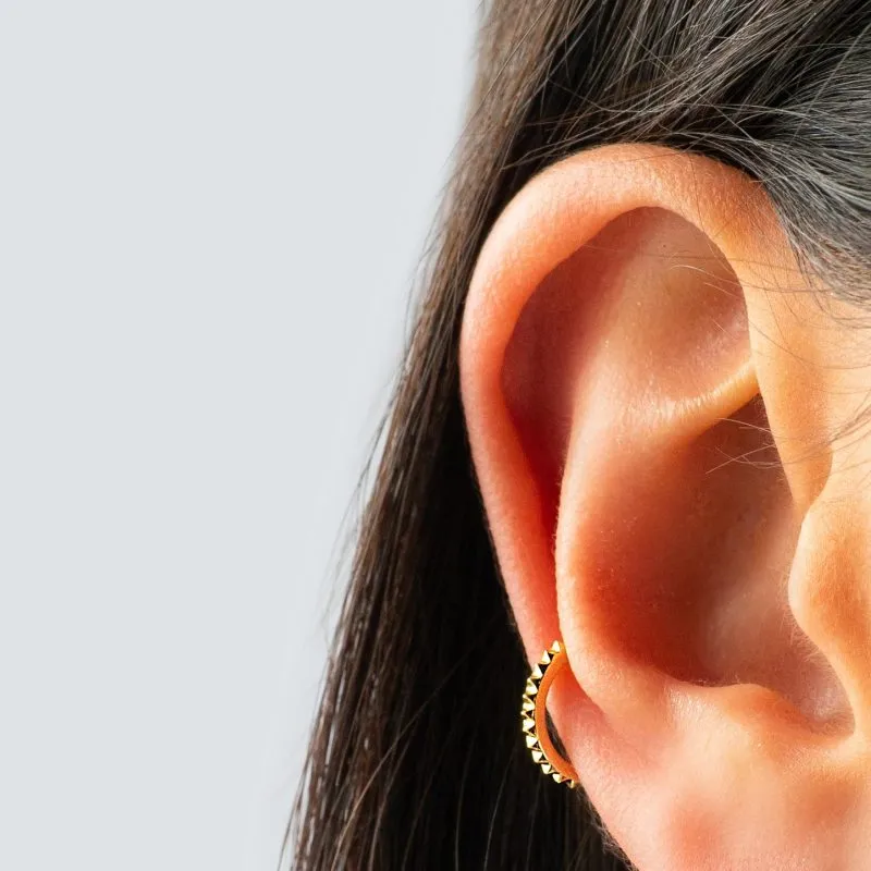 Rivet Round zlatni earcuff