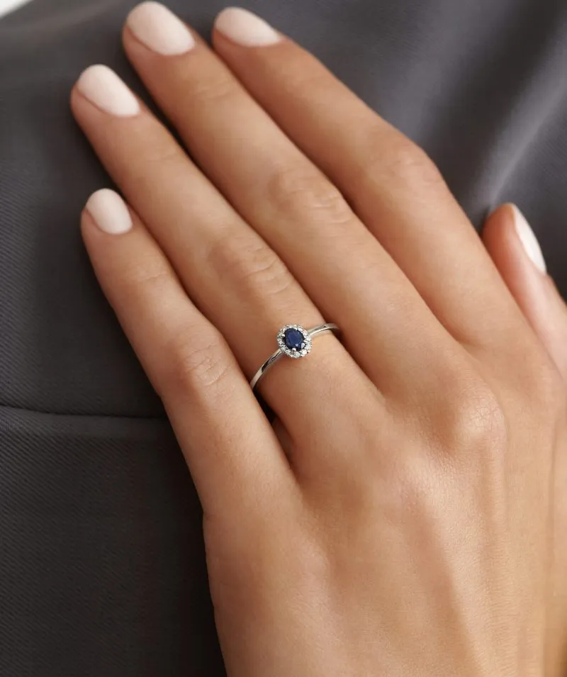 Royal Blue zlatni prsten s plavim safirom i dijamantima