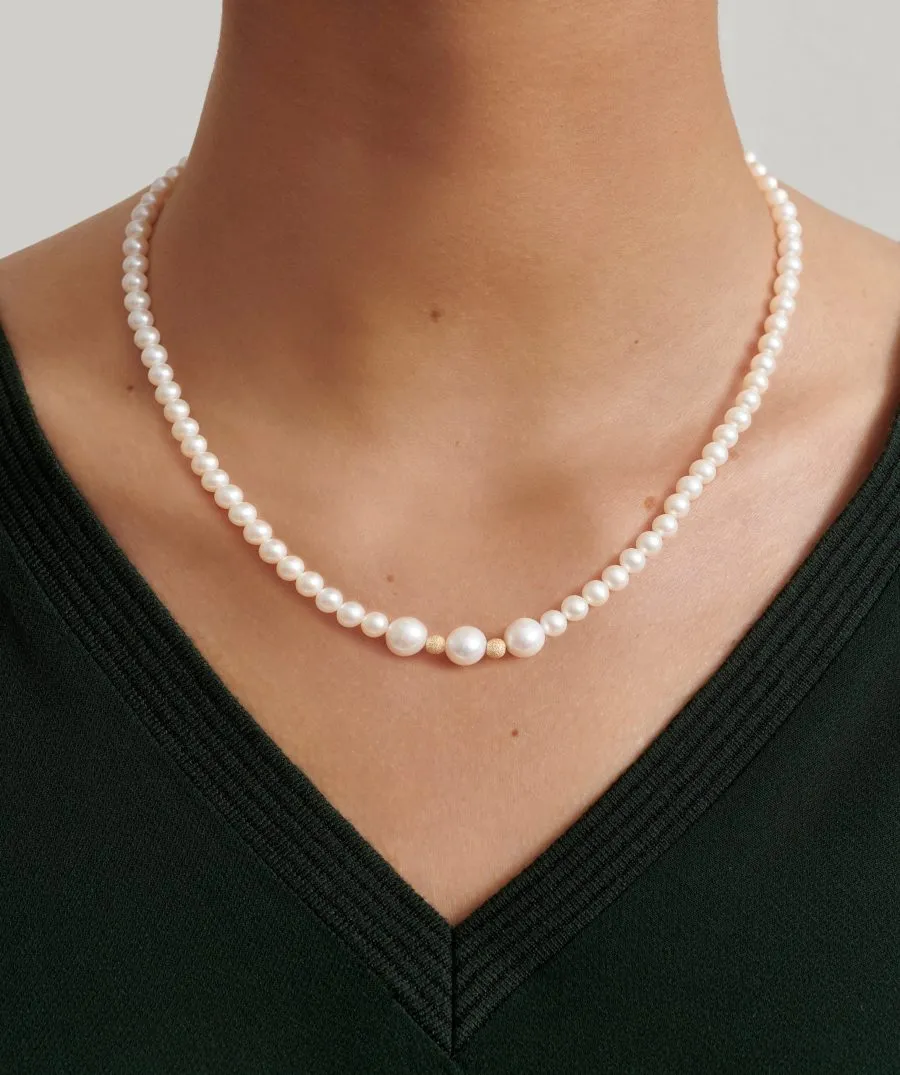 Modest Pearls zlatna ogrlica