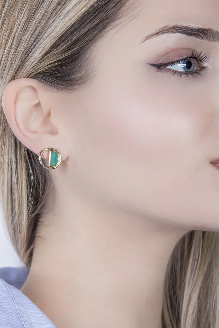 Half Moon Green zlatne naušnice s malahitom