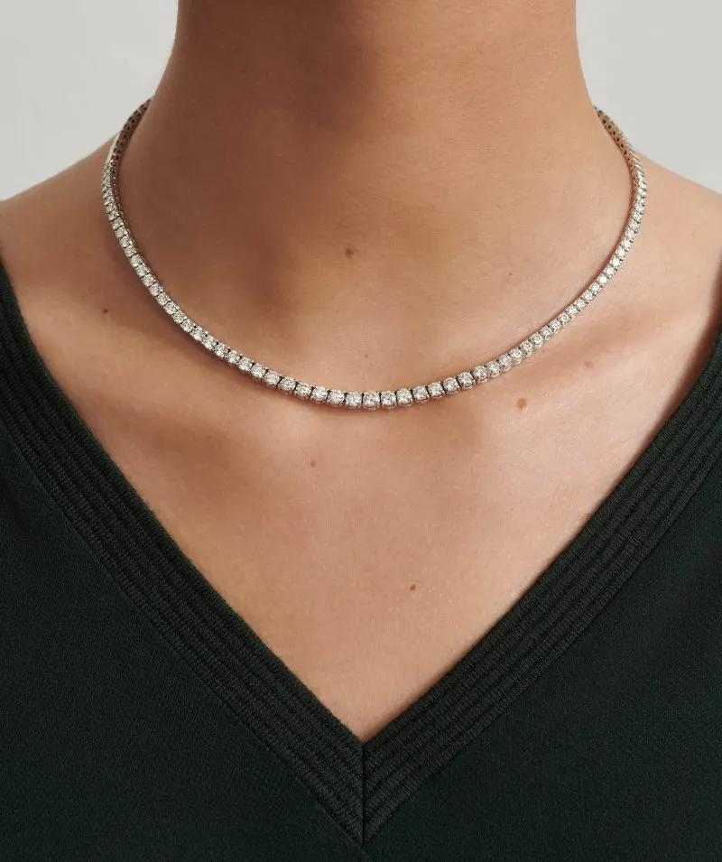 Aria zlatna ogrlica s dijamantima 9.08 ct oko vrata